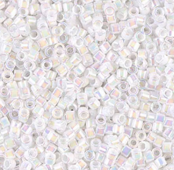 DELICA 10/0 WHITE PEARL AB